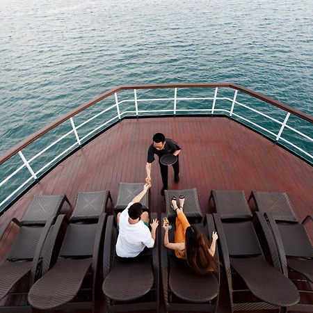 Emeraude Classic Cruises Ha Long Buitenkant foto