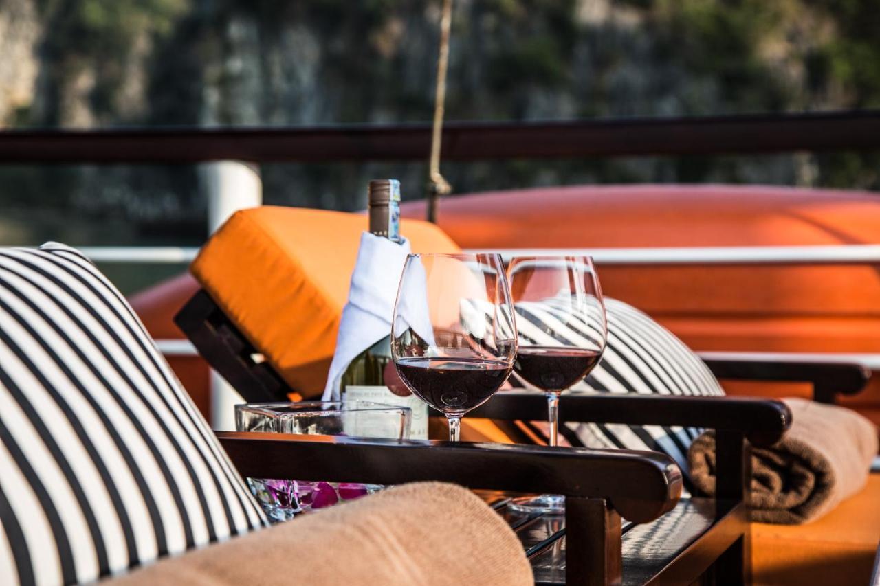 Emeraude Classic Cruises Ha Long Buitenkant foto