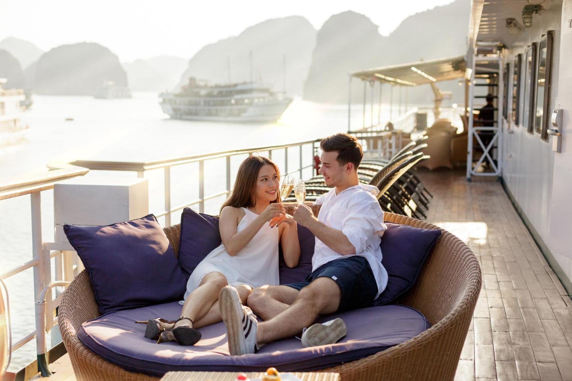 Emeraude Classic Cruises Ha Long Buitenkant foto